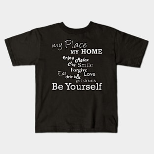 BE YOUR SELF Kids T-Shirt